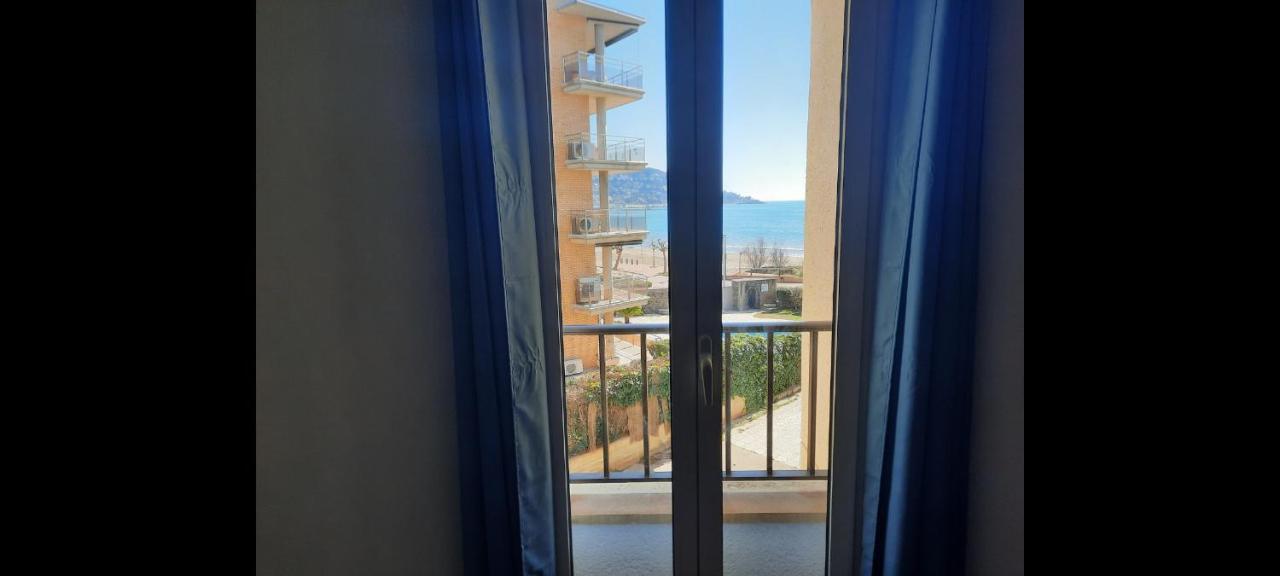 Castell Joncar,30 M De La Playa, 1Era Linea De Mar, Vista Al Mar Daire Roses Dış mekan fotoğraf